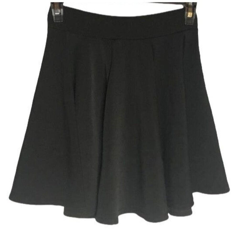 Kathy solid black flowing short shirt flowing elastic waist size small READ